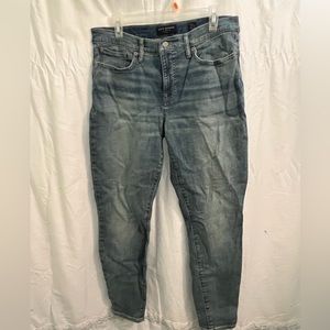 Women’s Lucky Brand Jeans in Mid-rise Slim Cut